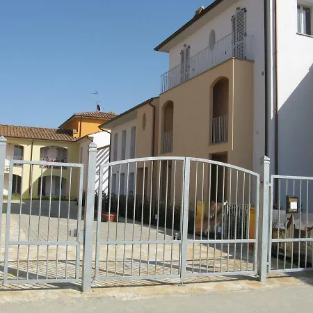Nyaraló And Art